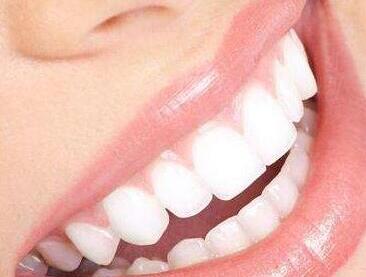 导致牙颌畸形的不良习惯有哪些-义齿厂家